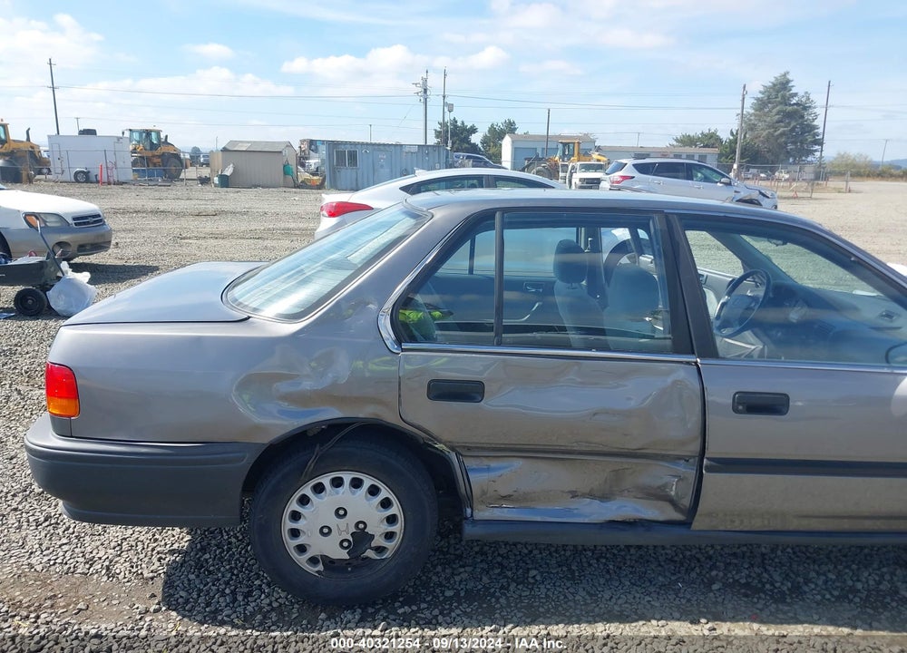 1992 HONDA ACCORD DX VIN: 1HGCB7542NA073563