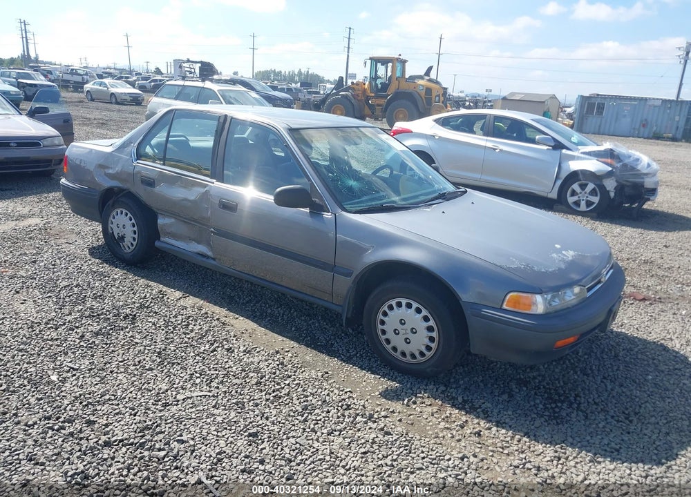 1992 HONDA ACCORD DX VIN: 1HGCB7542NA073563