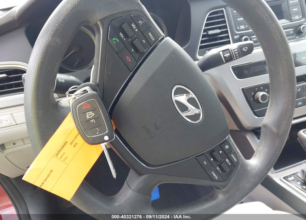 2015 HYUNDAI SONATA SE VIN: 5NPE24AF8FH100403