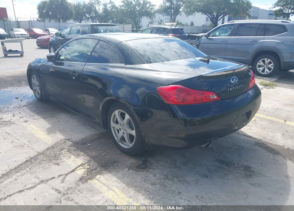 2015 INFINITI Q60 VIN: JN1CV6FE0FM811029