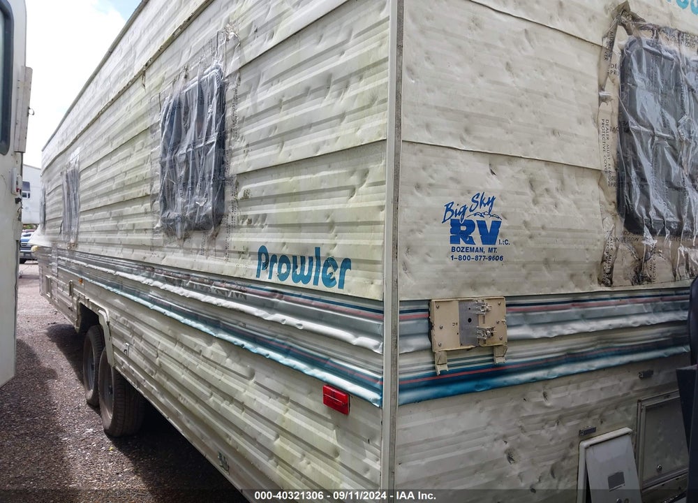 1994 FLEETWOOD PROWLER 30 VIN: 1EC1R3024R2371820