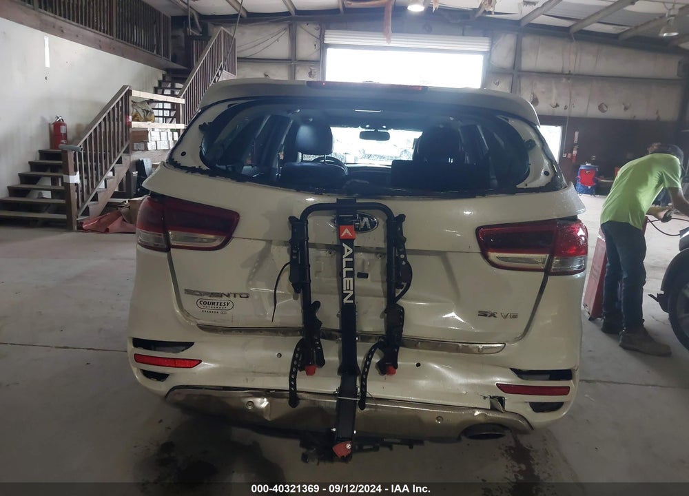 2016 KIA SORENTO 3.3L SX VIN: 5XYPKDA50GG008291