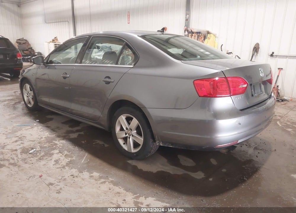 2012 VOLKSWAGEN JETTA 2.0L TDI VIN: 3VW3L7AJ1CM043328