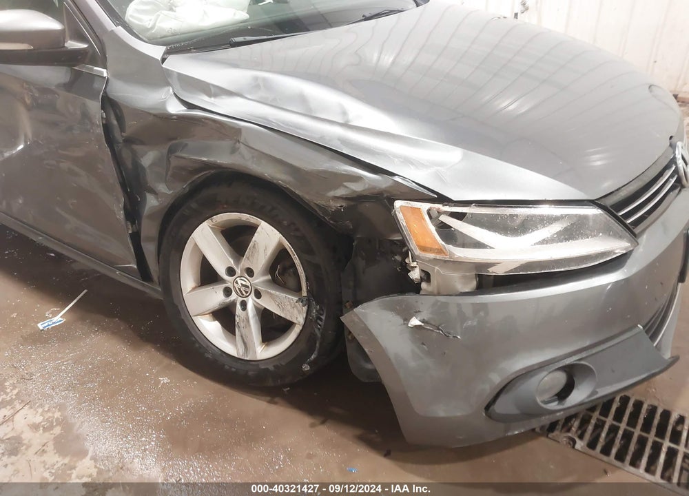 2012 VOLKSWAGEN JETTA 2.0L TDI VIN: 3VW3L7AJ1CM043328