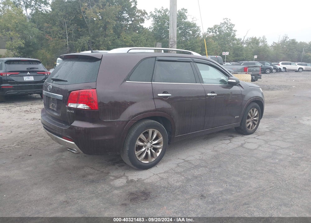 2011 KIA SORENTO SX V6 VIN: 5XYKWDA26BG137584