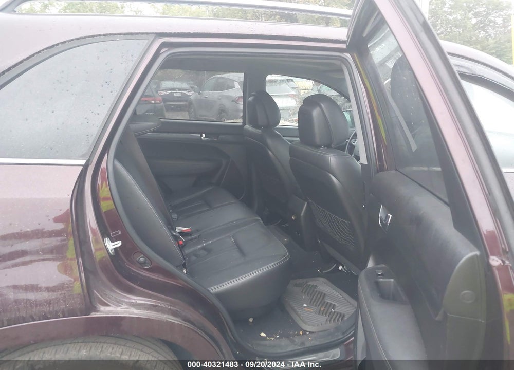 2011 KIA SORENTO SX V6 VIN: 5XYKWDA26BG137584