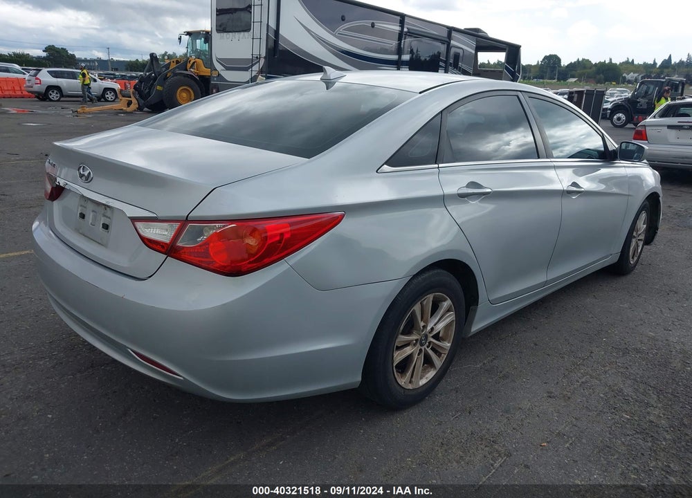 2013 HYUNDAI SONATA GLS VIN: 5NPEB4AC8DH519354