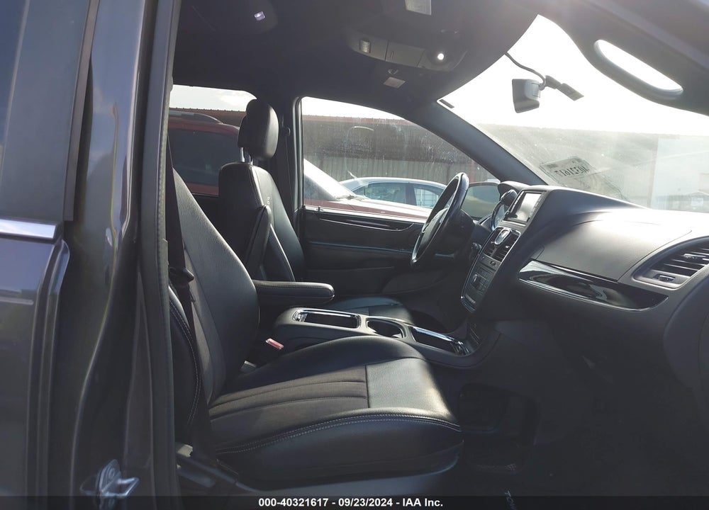 2016 CHRYSLER TOWN & COUNTRY S VIN: 2C4RC1HG8GR248230
