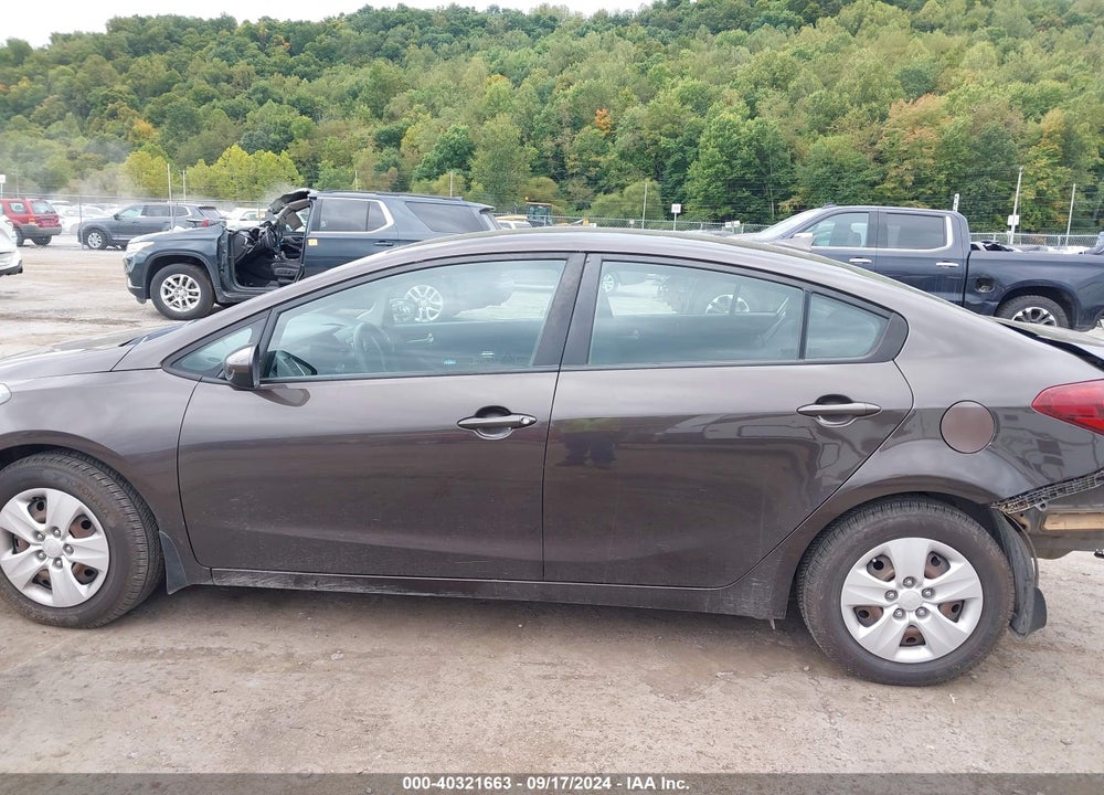 2018 KIA FORTE LX VIN: 3KPFL4A77JE194166