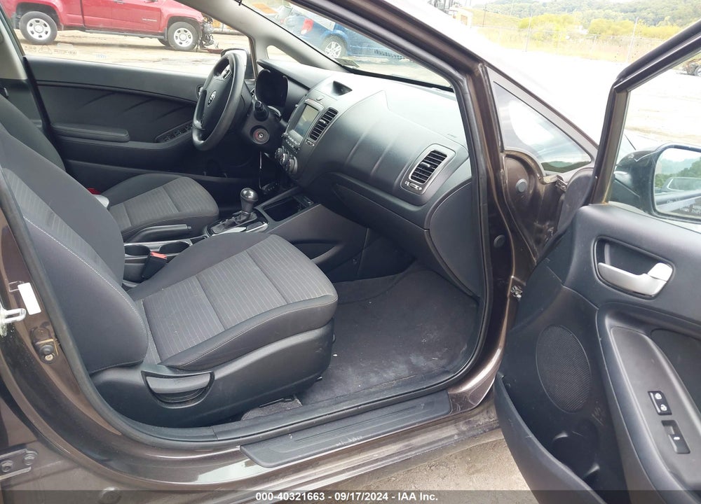 2018 KIA FORTE LX VIN: 3KPFL4A77JE194166