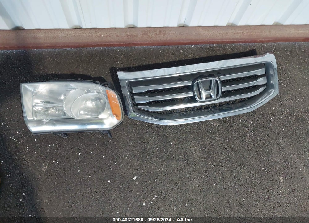 2012 HONDA PILOT EX-L VIN: 5FNYF4H55CB016581