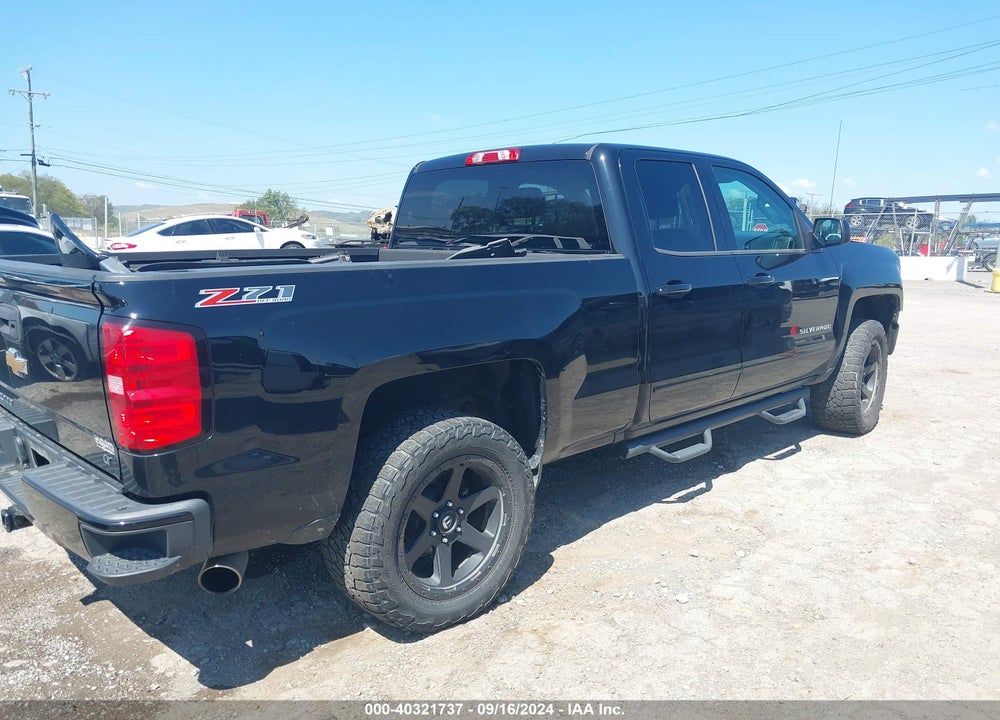 2017 CHEVROLET SILVERADO 1500 2LT VIN: 1GCVKREC2HZ263606