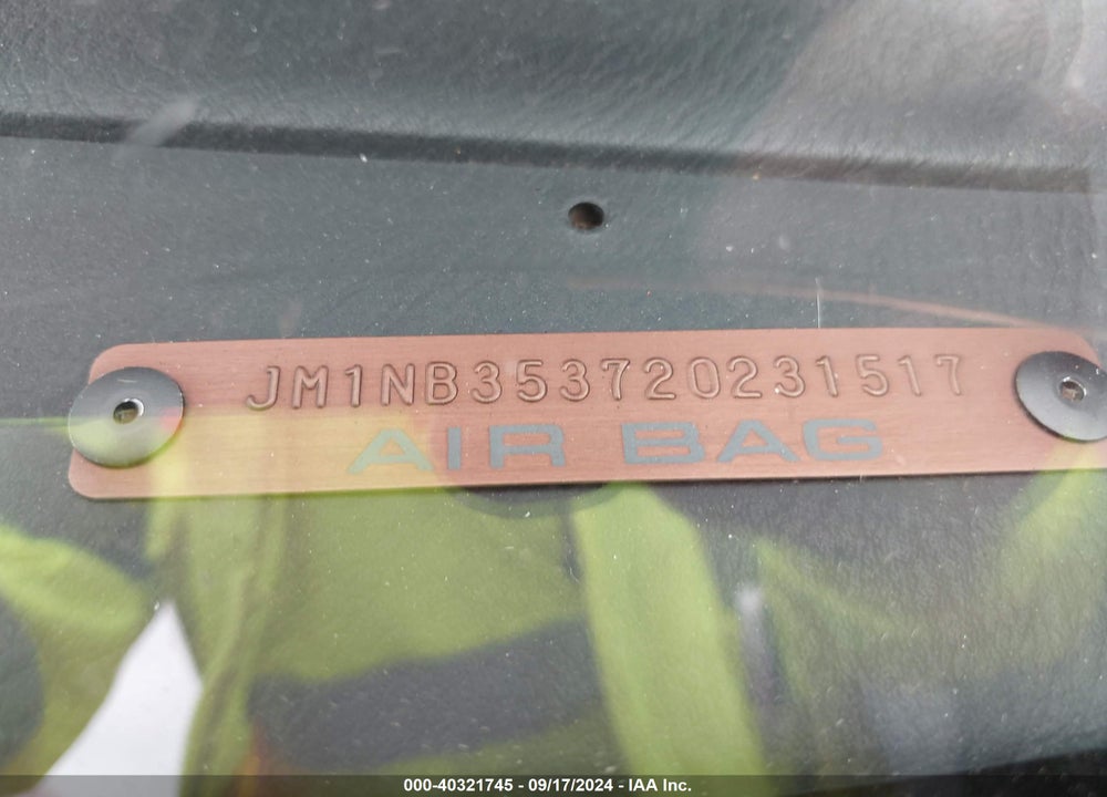 2002 MAZDA MX-5 MIATA CLOTH/LS/SE VIN: JM1NB353720231517