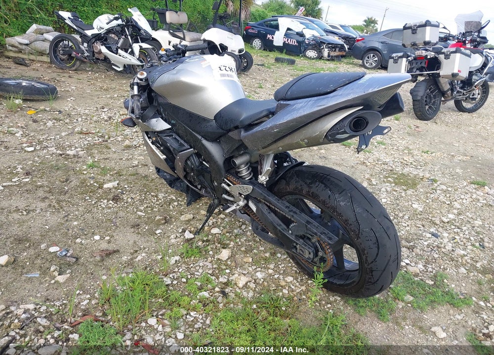 2004 YAMAHA YZFR1 VIN: JYARN13E34A003136
