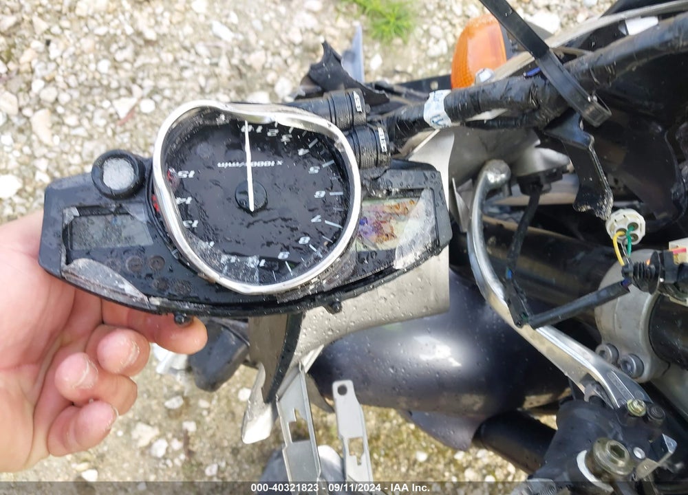 2004 YAMAHA YZFR1 VIN: JYARN13E34A003136