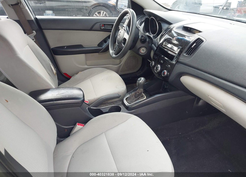 2011 KIA FORTE EX VIN: KNAFU4A21B5459336