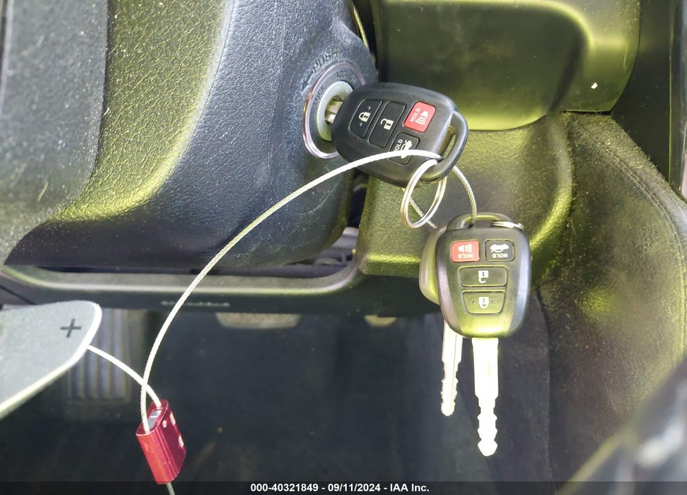2013 TOYOTA CAMRY SE VIN: 4T1BF1FK2DU299202