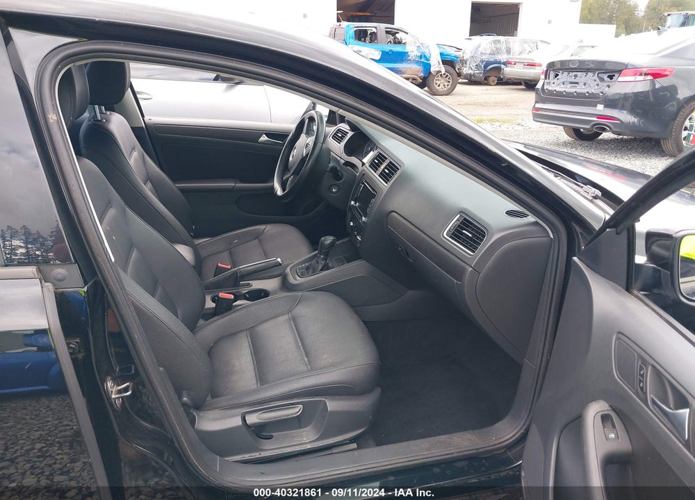 2012 VOLKSWAGEN JETTA 2.5L SE VIN: 3VWDP7AJ7CM418051