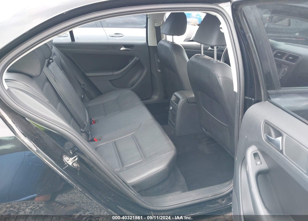 2012 VOLKSWAGEN JETTA 2.5L SE VIN: 3VWDP7AJ7CM418051