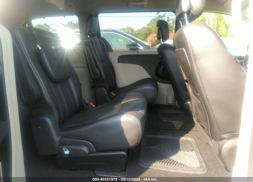 2011 CHRYSLER TOWN & COUNTRY TOURING-L VIN: 2A4RR8DG8BR803581