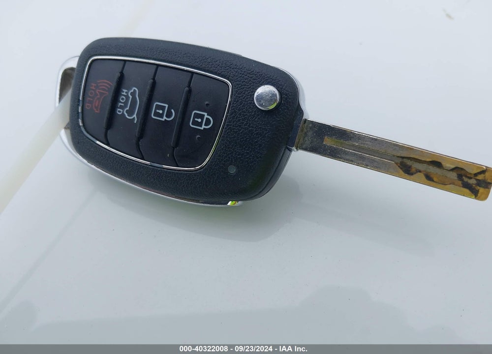 2019 HYUNDAI TUCSON SE VIN: KM8J23A42KU056904