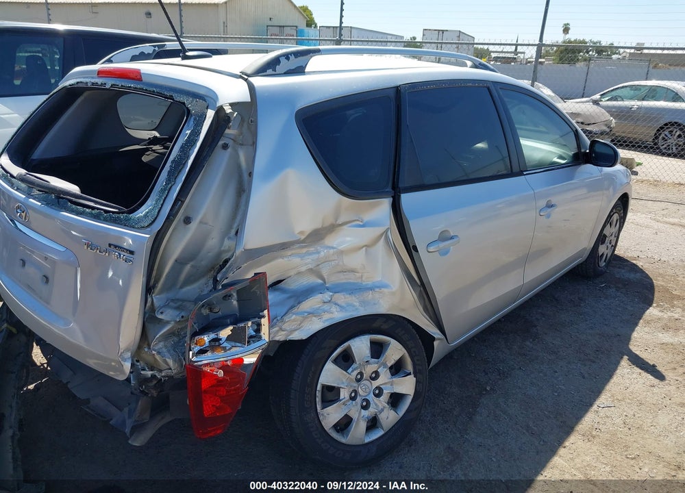 2011 HYUNDAI ELANTRA TOURING VIN: KMHDC8AE7BU105112