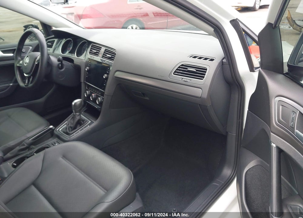 2018 VOLKSWAGEN GOLF VIN: 3VWG17AU0JM250985