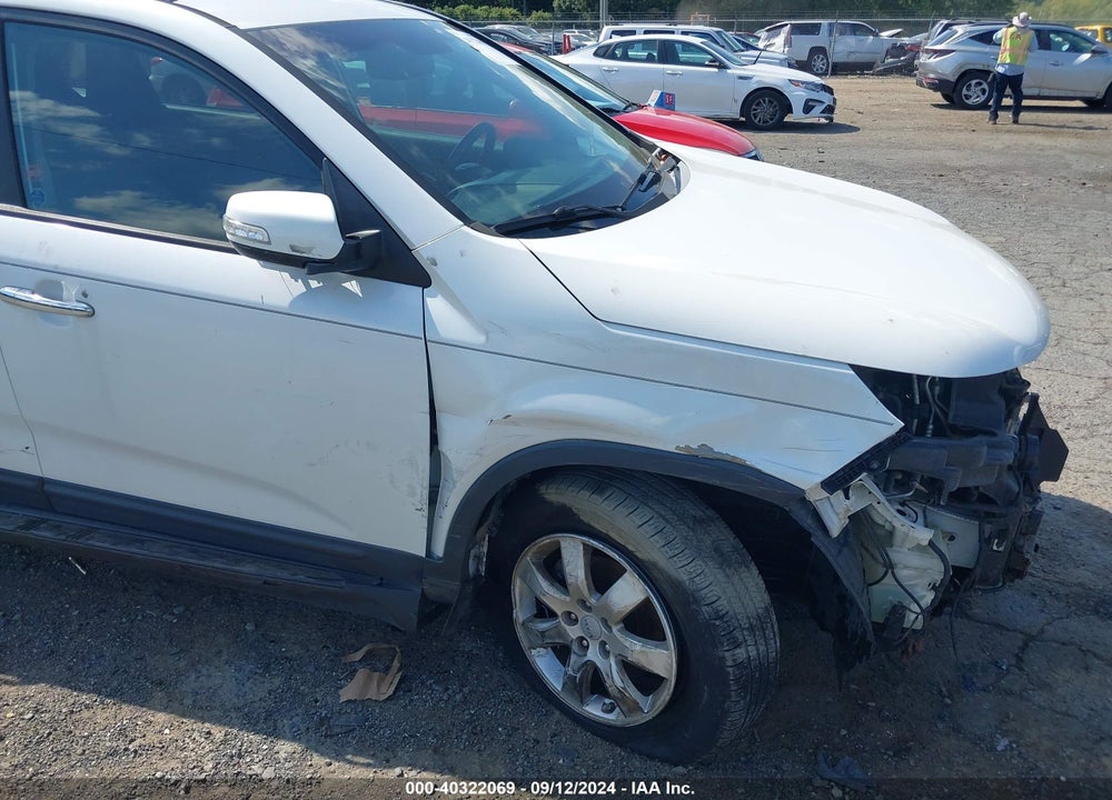2012 KIA SORENTO LX VIN: 5XYKT3A6XCG240806