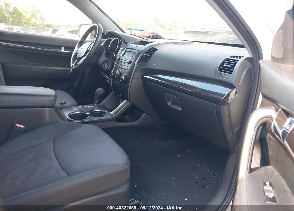 2012 KIA SORENTO LX VIN: 5XYKT3A6XCG240806