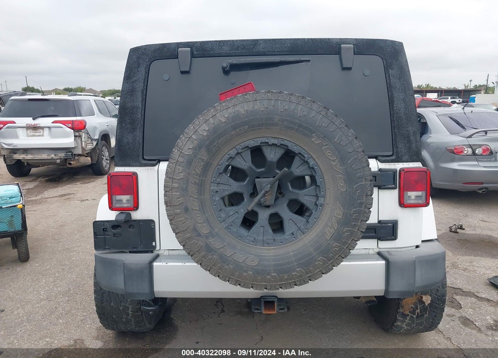 2015 JEEP WRANGLER UNLIMITED SAHARA VIN: 1C4BJWEGXFL710349