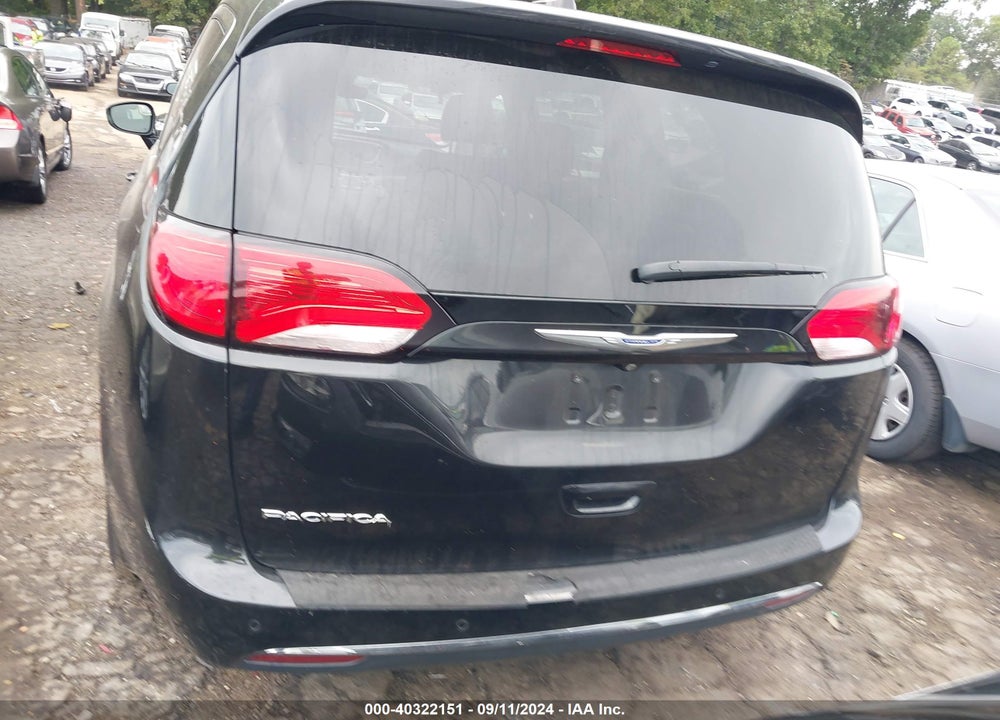 2019 CHRYSLER PACIFICA TOURING L VIN: 2C4RC1BG8KR593016