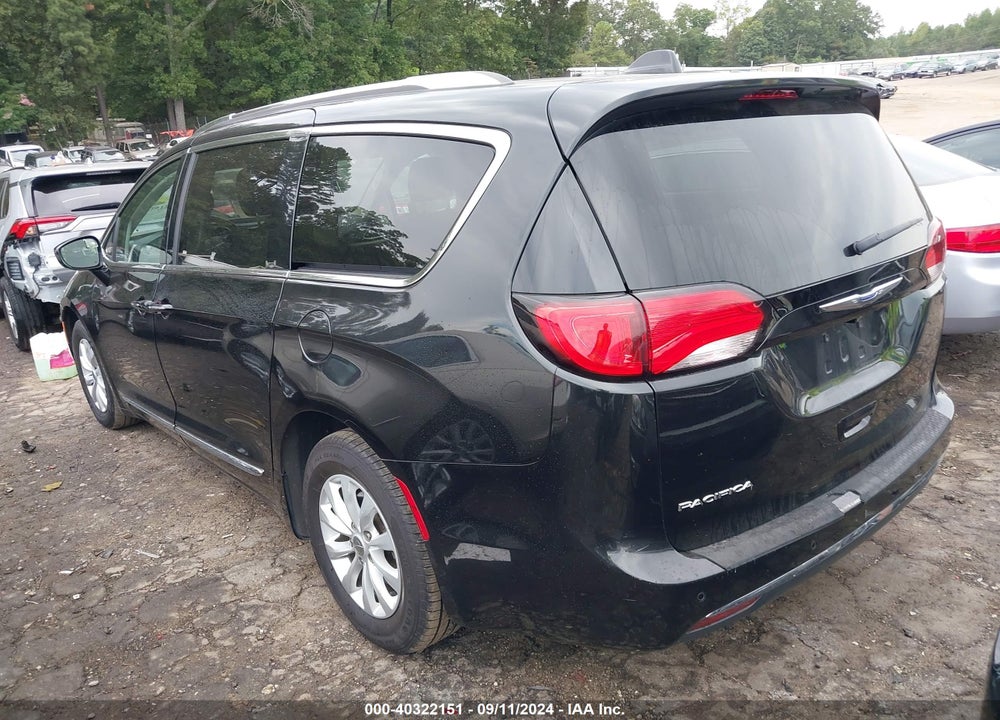 2019 CHRYSLER PACIFICA TOURING L VIN: 2C4RC1BG8KR593016