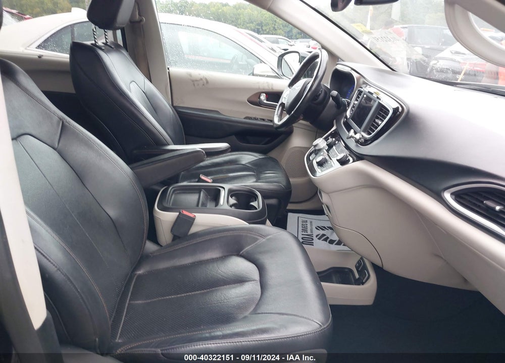 2019 CHRYSLER PACIFICA TOURING L VIN: 2C4RC1BG8KR593016