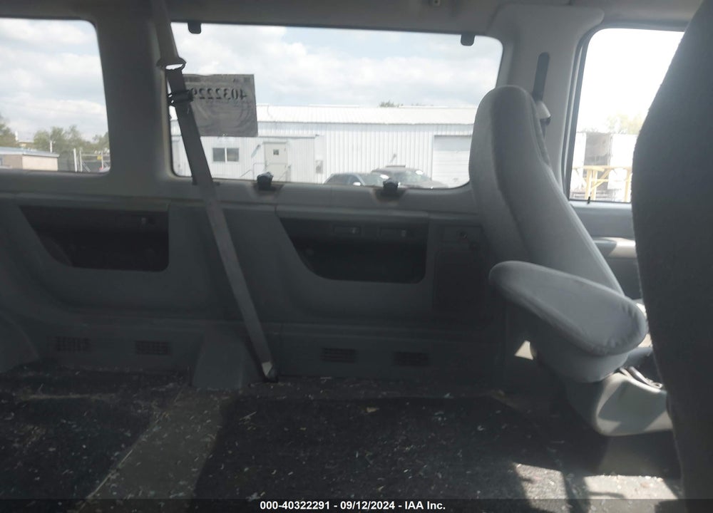 2003 FORD E-350 SUPER DUTY CHATEAU/XL/XLT VIN: 1FBNE31LX3HB38933