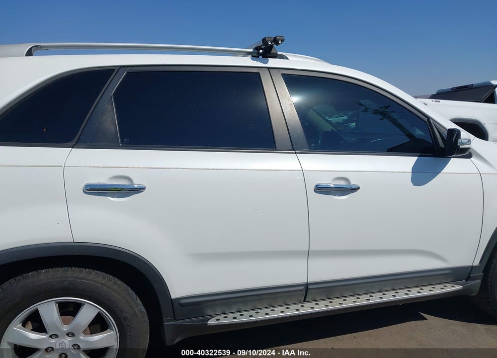 2011 KIA SORENTO LX VIN: 5XYKT3A16BG162897