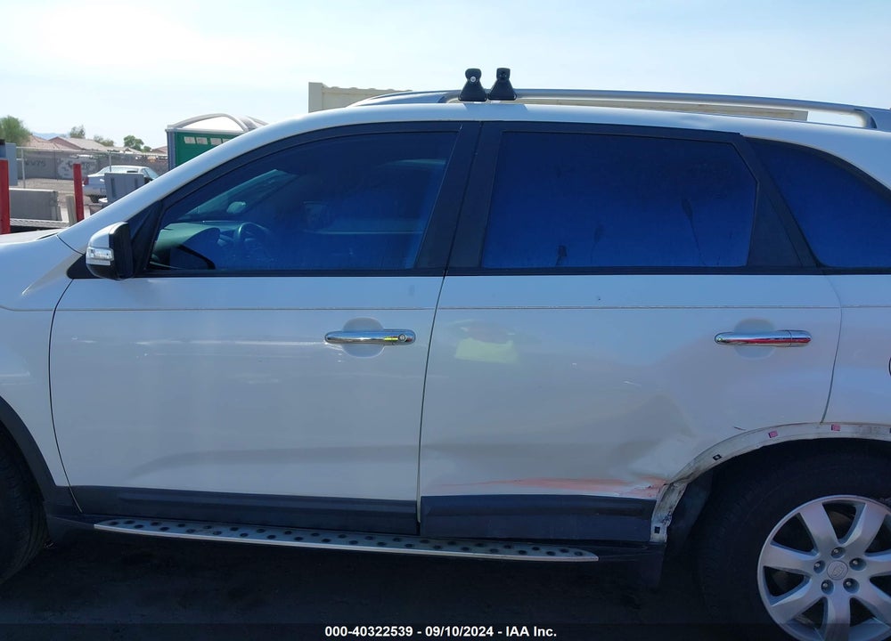 2011 KIA SORENTO LX VIN: 5XYKT3A16BG162897