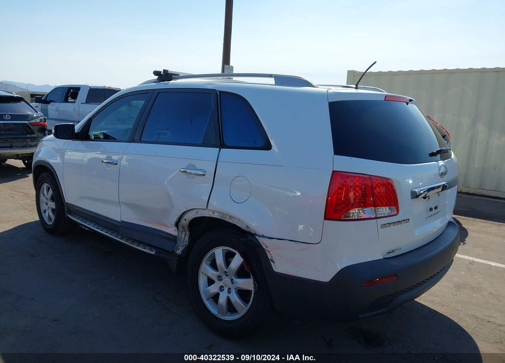 2011 KIA SORENTO LX VIN: 5XYKT3A16BG162897