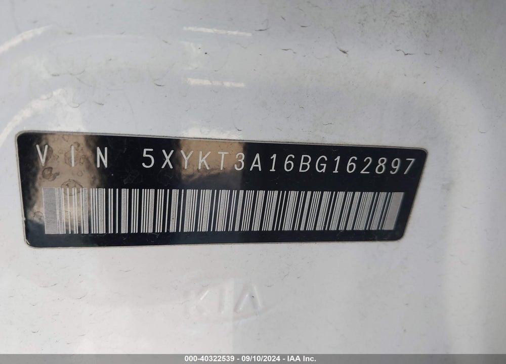 2011 KIA SORENTO LX VIN: 5XYKT3A16BG162897