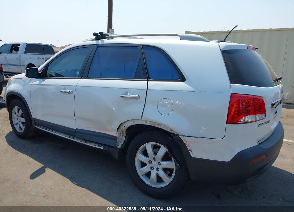 2011 KIA SORENTO LX VIN: 5XYKT3A16BG162897