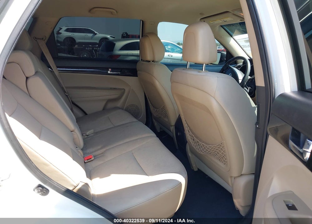 2011 KIA SORENTO LX VIN: 5XYKT3A16BG162897