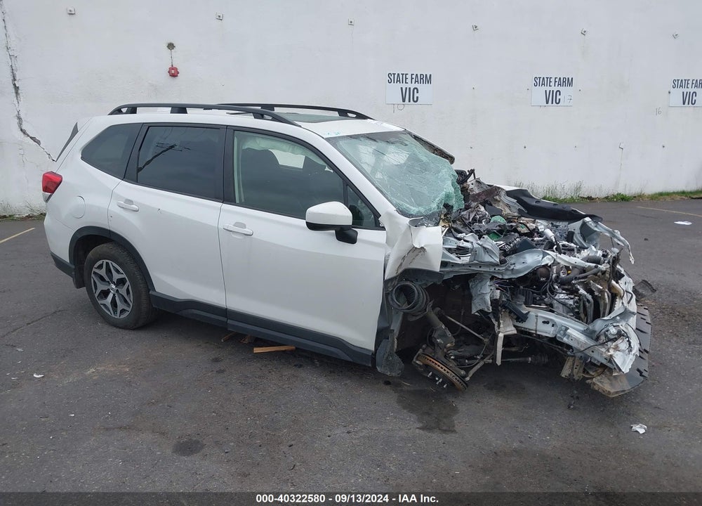 2022 SUBARU FORESTER PREMIUM VIN: JF2SKAEC2NH522408