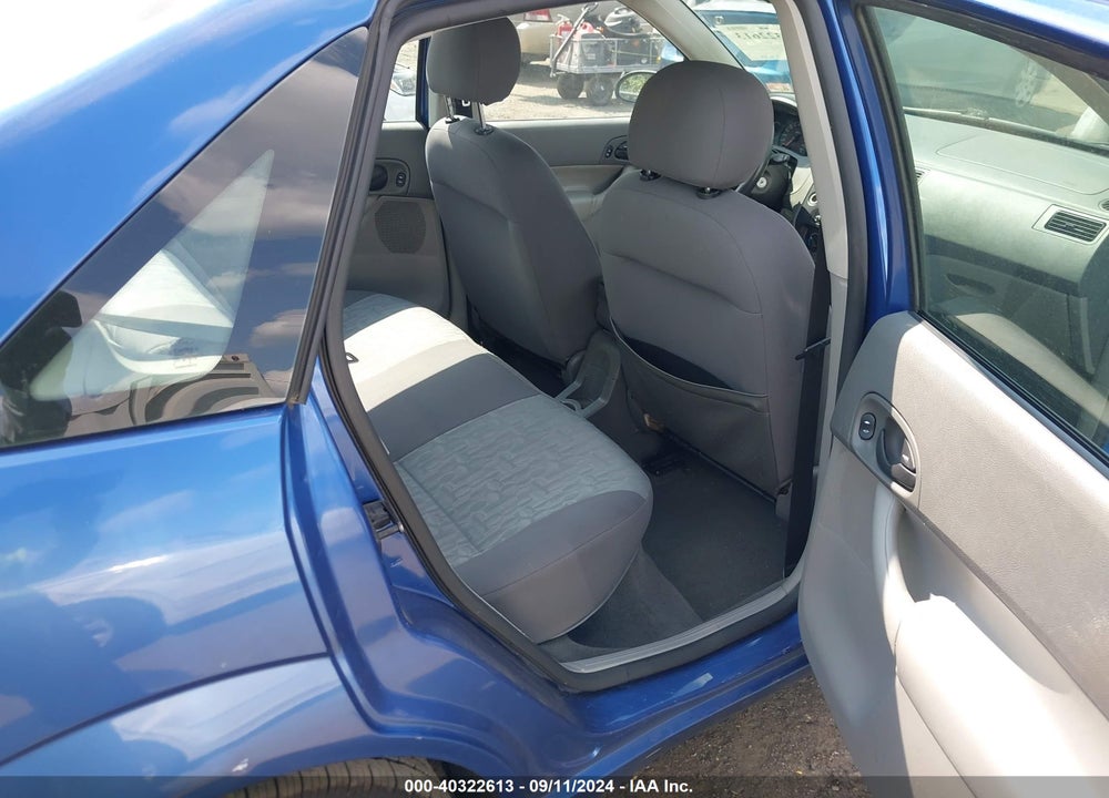 2005 FORD FOCUS ZX4 VIN: 1FAFP34N95W317718