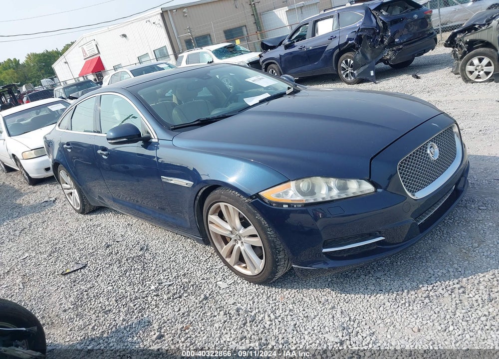 2013 JAGUAR XJ VIN: SAJWA1C7XD8V44570
