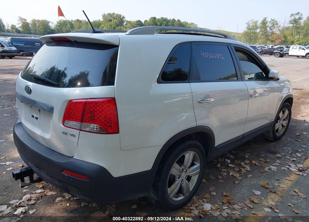 2013 KIA SORENTO EX V6 VIN: 5XYKUDA20DG365508