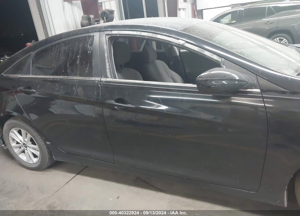 2013 HYUNDAI SONATA GLS VIN: 5NPEB4AC2DH733563
