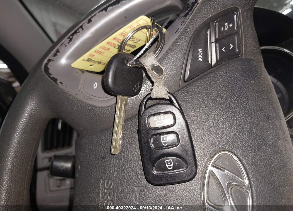 2013 HYUNDAI SONATA GLS VIN: 5NPEB4AC2DH733563