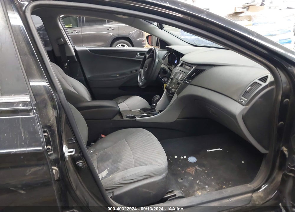 2013 HYUNDAI SONATA GLS VIN: 5NPEB4AC2DH733563
