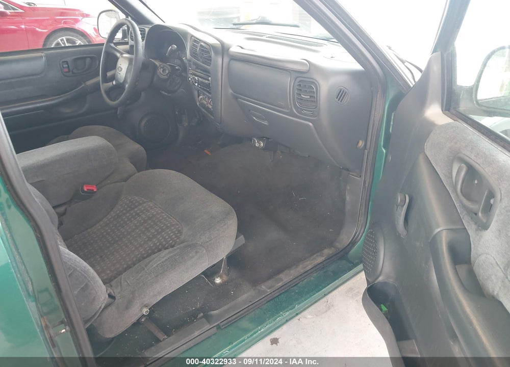 1998 CHEVROLET S-10 LS SPORTSIDE VIN: 1GCCS1944W8251665