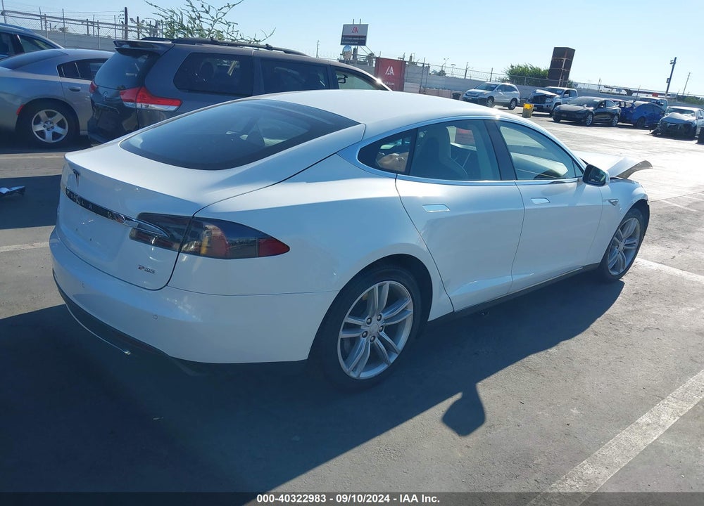 2013 TESLA MODEL S PERFORMANCE VIN: 5YJSA1CP9DFP22627