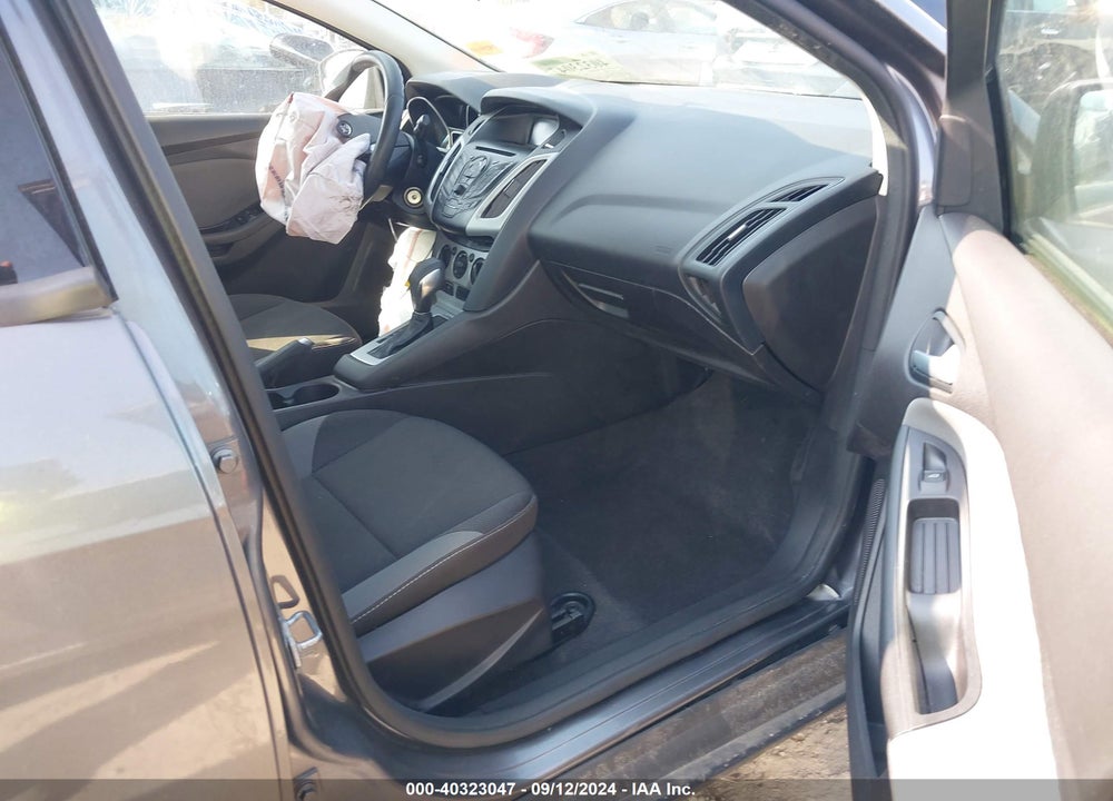 2014 FORD FOCUS SE VIN: 1FADP3F27EL234896